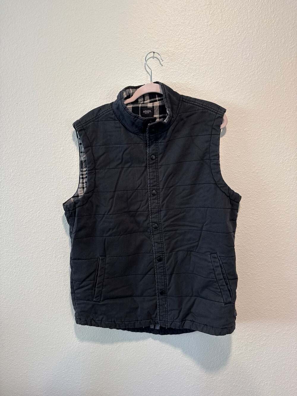 Unionbay Men's Black Quilted Puffer Vest with Plaid Lining Size XL